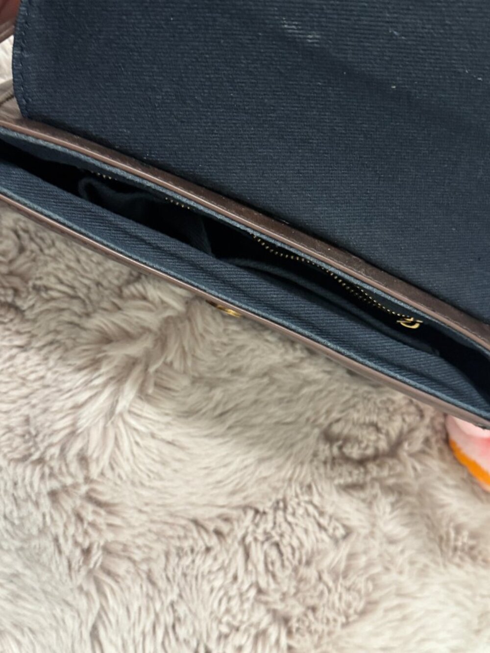Brandy Melville John Galt Shoulder Bag - Picture 4 of 6
